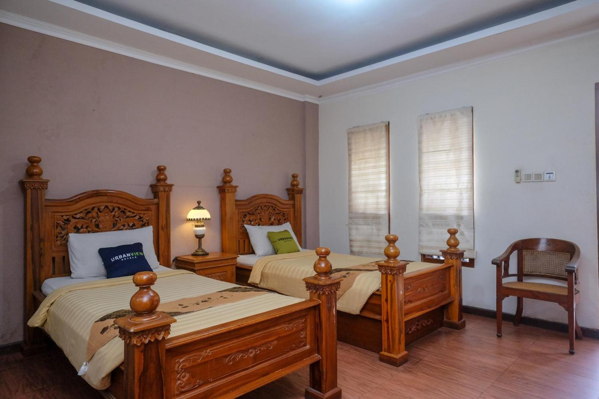 Urbanview Omah Eka Santi By Reddoorz Hotel 3*